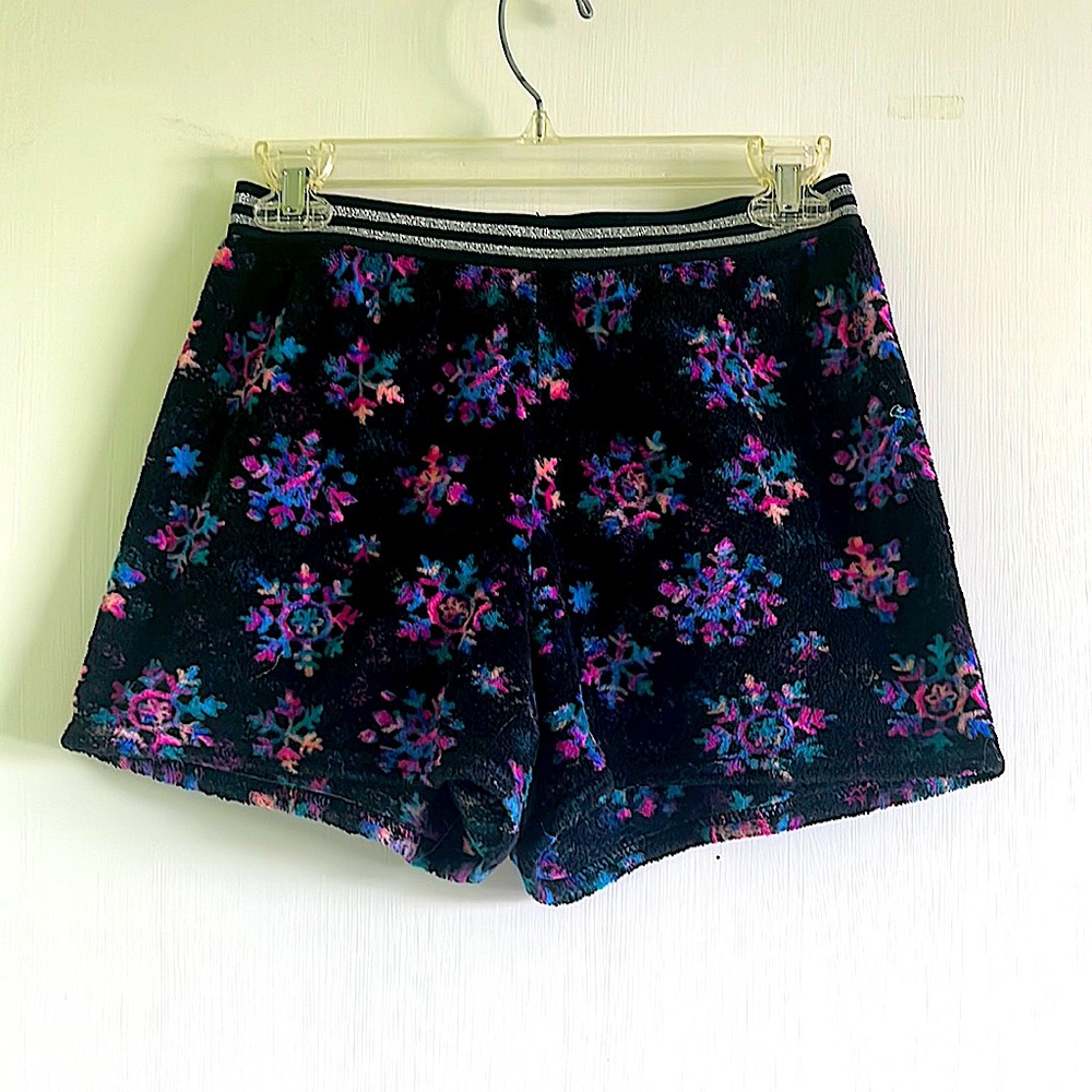 More than magic snowflake pj shorts kids size XL